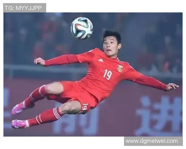 足球明星镜子中的魅力瞬间高清图片分享与解析